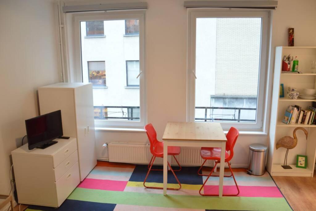 Nice Studio In Marolles Leilighet Brussel Eksteriør bilde